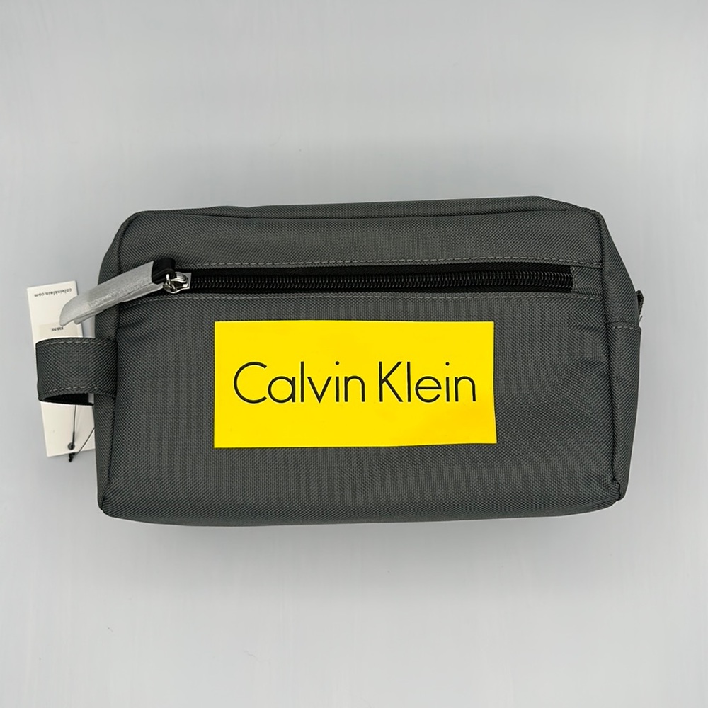 Calvin Klein NWT Dop Kit